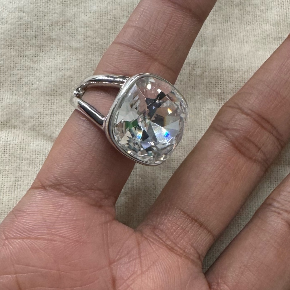 Silver Ring with Crystal Stone - Picture 6 of 7
